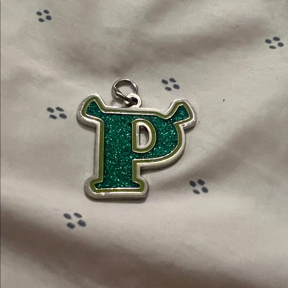 Shrek “P” Initial Green Glitter Charm, has ears like Shrek, excellent condition